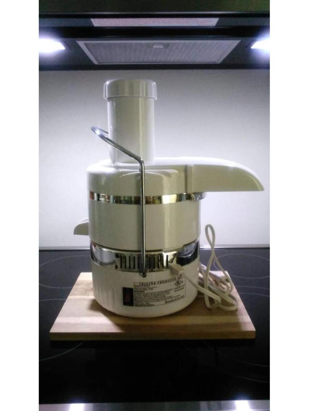 Juicer - Picture 2 of 2